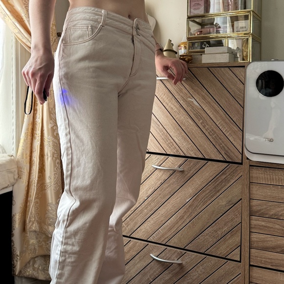 White Jeans with Cut Out detail at Waist - Picture 2 of 10